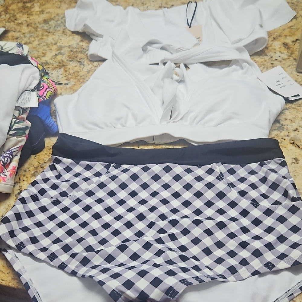 🔥NWT Unique Vintage White Bikini Tops (2) with Black & White Gingham Swim bottom